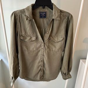 Abercrombie & Fitch Utility Button Down Shirt/Cargo Shirt, Olive Green, Size XS
